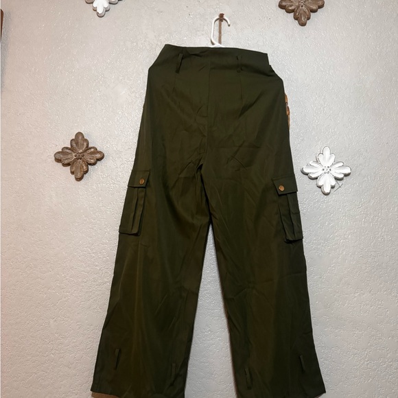Chic Olive Green Trousers - Picture 2 of 3
